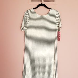 🌻 NWT Striped Dress